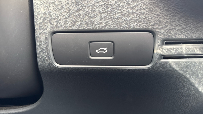 Volvo C40 170kW Recharge Plus 69kWh 5dr Auto Electric Estate